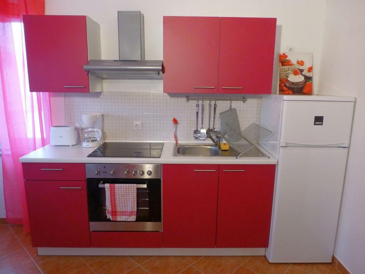 Apartments Kvesic Šilo Esterno foto