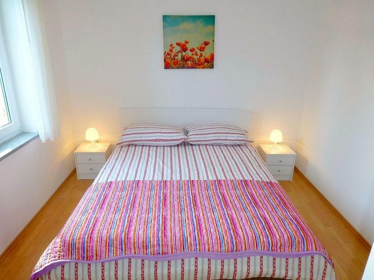 Apartments Kvesic Šilo Esterno foto