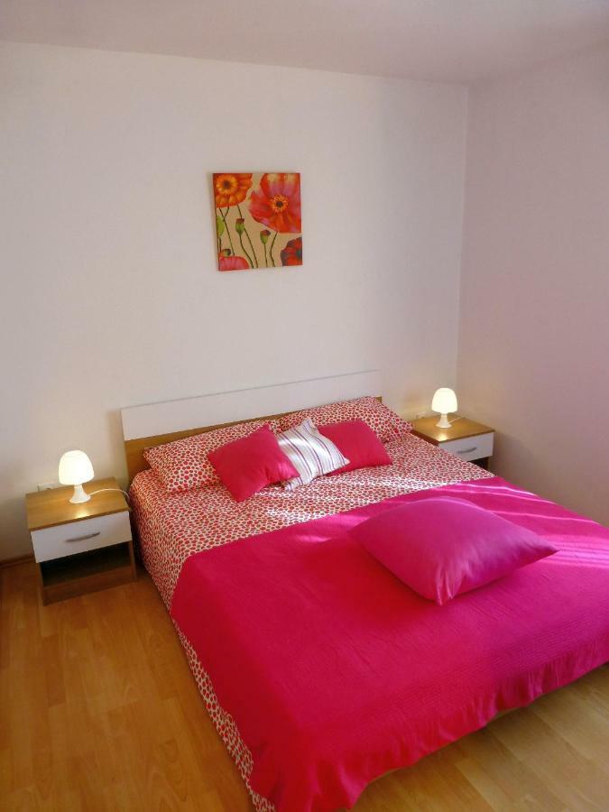 Apartments Kvesic Šilo Esterno foto